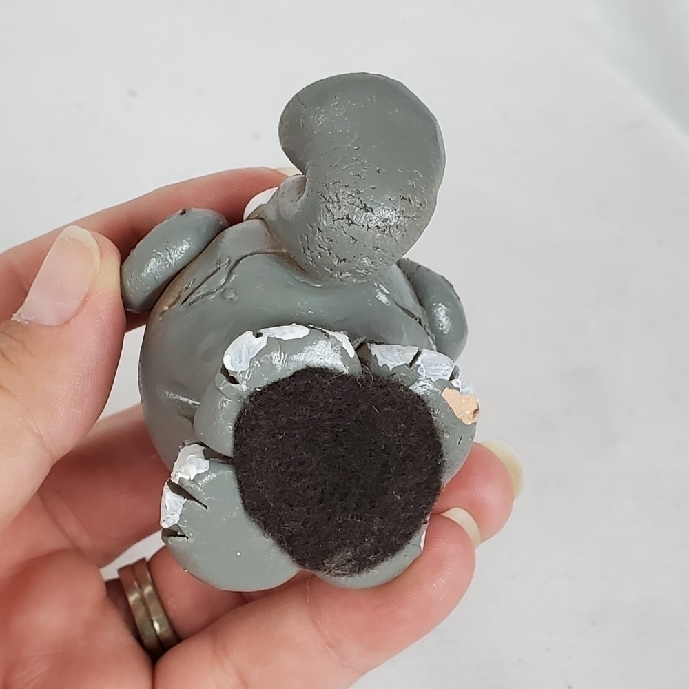 VTG signed Chubby hand molded tiny silly Elephant figurine - Picture 9 of 11